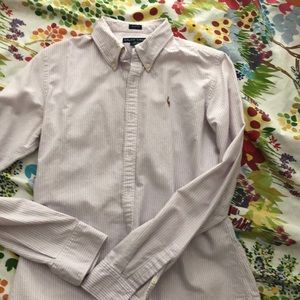 Women’s slim fit button up!